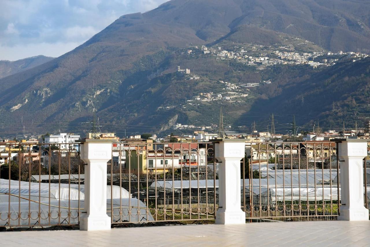 B&B Le Cycas Castellammare di Stabia Exteriör bild