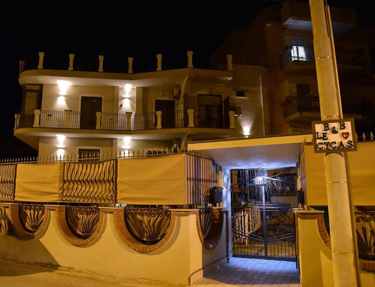 B&B Le Cycas Castellammare di Stabia Exteriör bild