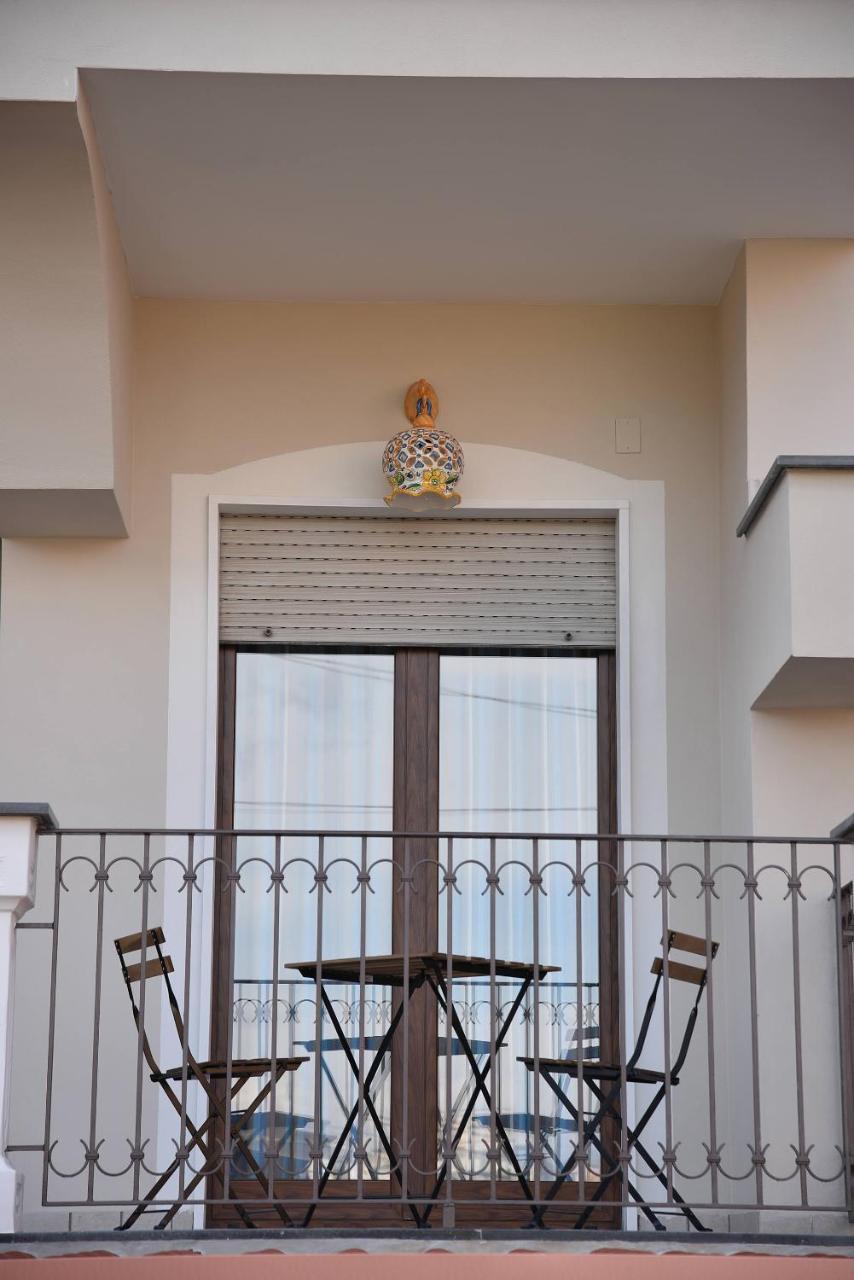 B&B Le Cycas Castellammare di Stabia Exteriör bild